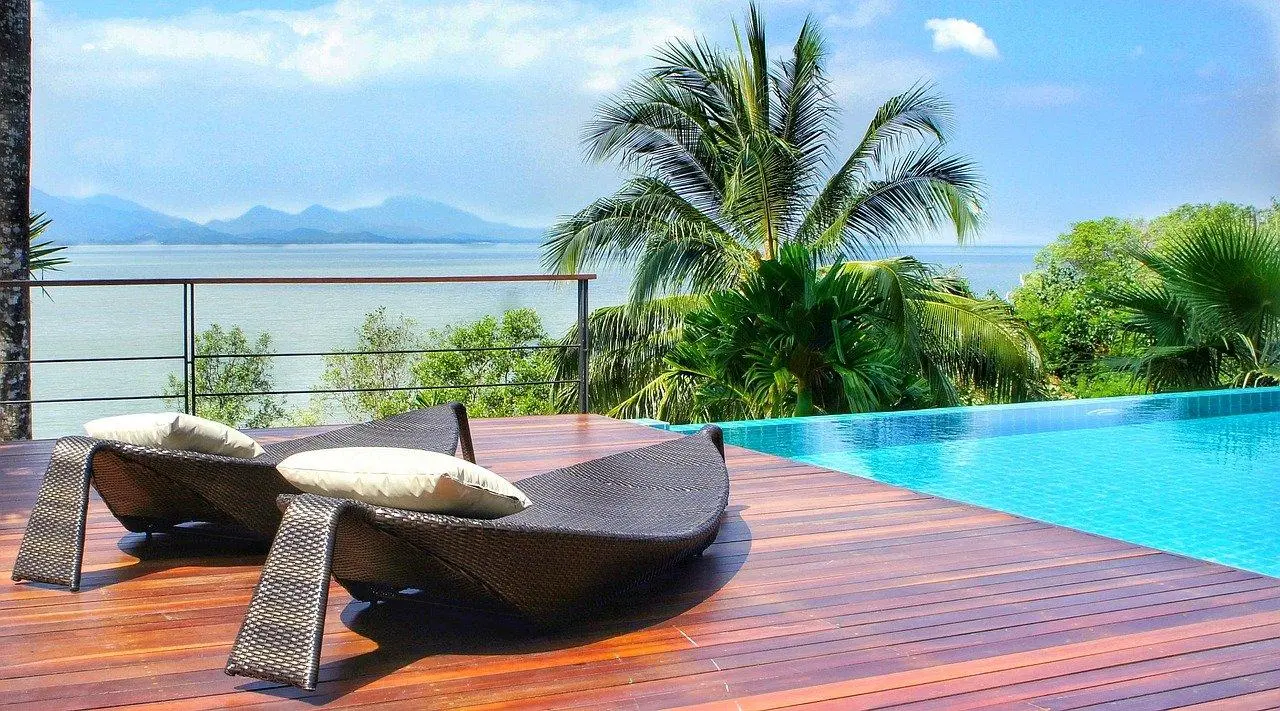 Types of Decking Material: Wood, Thermo Wood and Composite