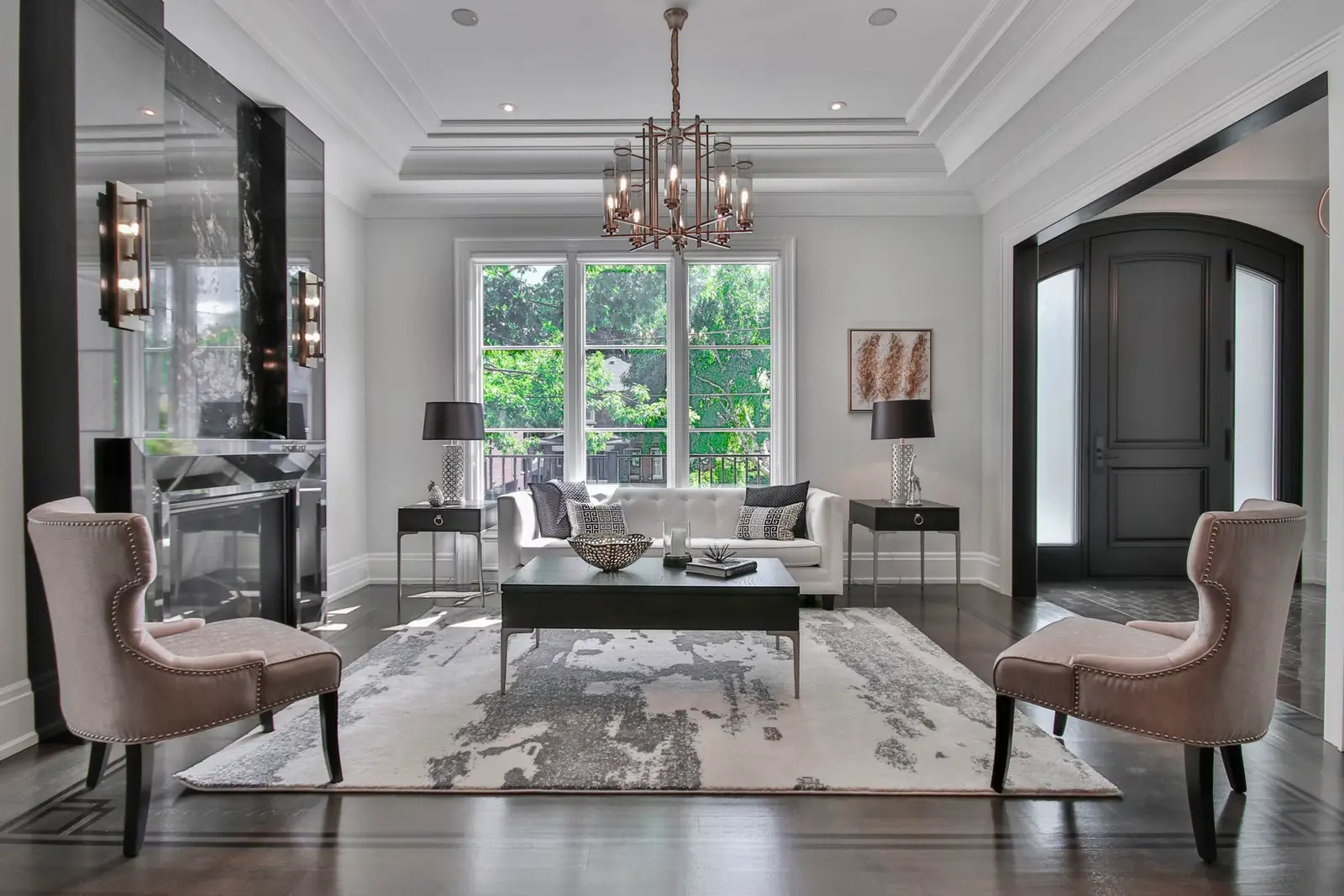 How to Choose a Chandelier for Living Room: Size, Shape and Materials